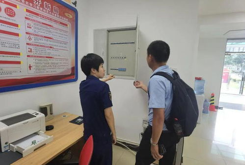 上門指導(dǎo)進(jìn)機(jī)關(guān) 高效服務(wù)獲點(diǎn)贊 金灣區(qū)消防救援大隊深入政府機(jī)關(guān)單位開展 上門式 消防安全檢查指導(dǎo)